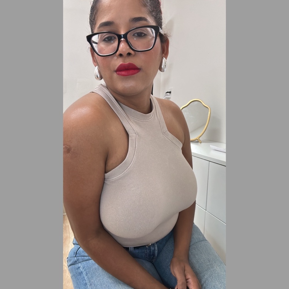 Meet your Posher, Vivi